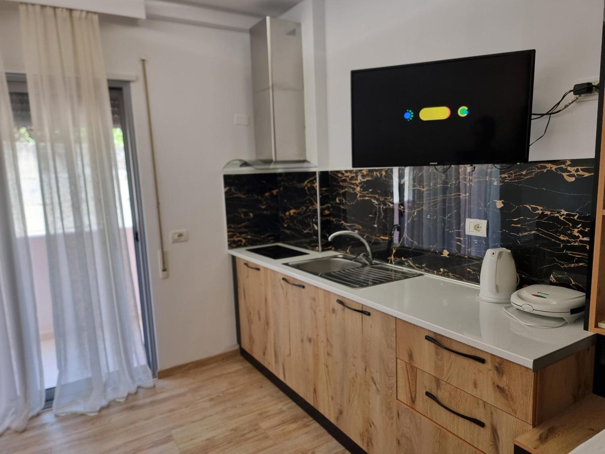 Teo'S Deluxe Studios Vlorë Exterior foto